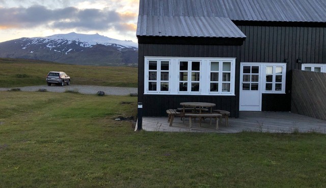 GREAT LOCATION - LUXURY COTTAGE – UNIQUE SURROUNDINGS - GLACIER – NATIONAL PARK