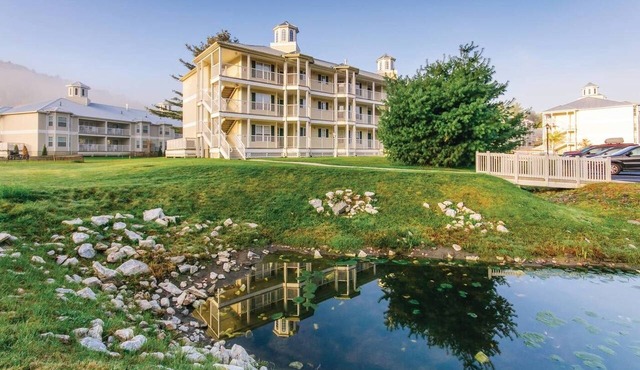 Great Place - 2 BD - Kitchen - Pool