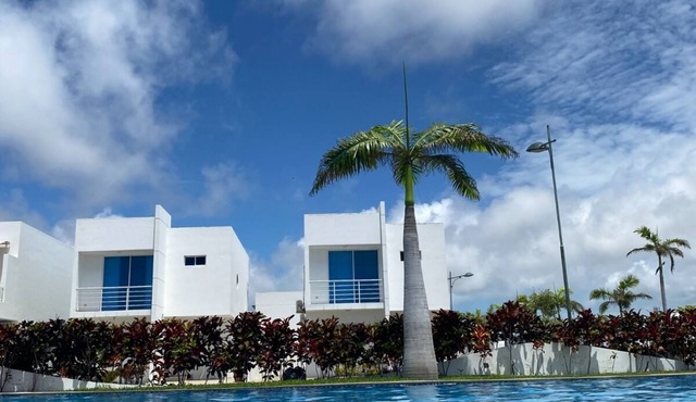 Great Pool, Fully Equipped House Secure- Private Area. Mall & Beach Very Close