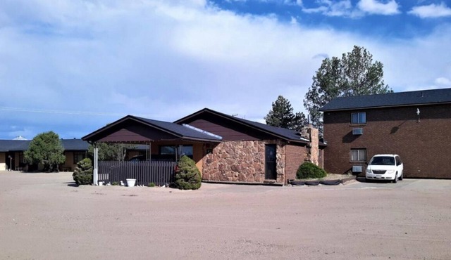 Great Relaxing Overnight Stay! Free Parking, Near Kit Carson Museum