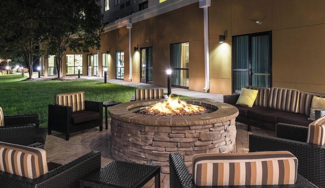 Great Value, Quality Stay! Pet-friendly, Indoor Pool, Free Parking On-site!