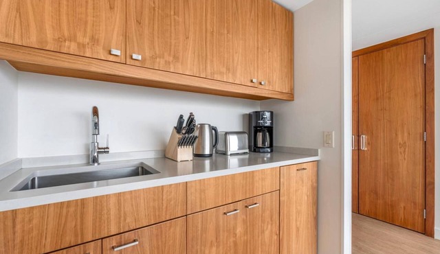 Great value! Top rated in heart of downtown Vancouver near shops, dining & shows