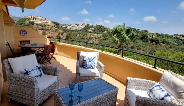 Great View Apartment in Elviria