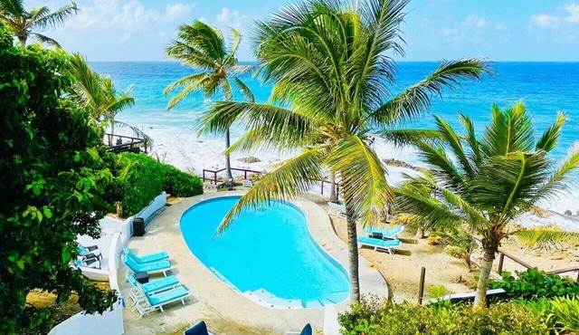 GREAT VIEW, OCEANSIDE CONDO BY BEACH, SNORKELING AND RESTAURANTS