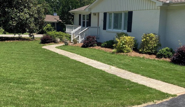 Great weekend getaway just a mile from downtown!