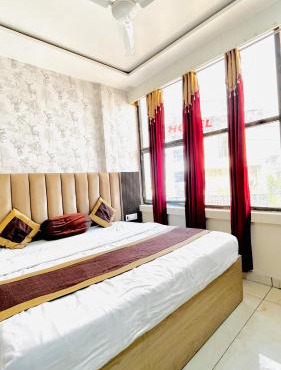 Green Apple Hotel