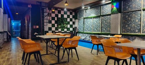 Green Bird Hospitality-Guru Residency