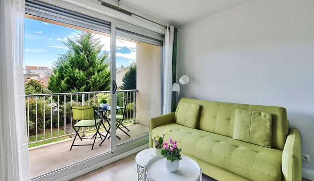 "Green Cosy", Doua/INSA/CESI, balcony, garage available, work space