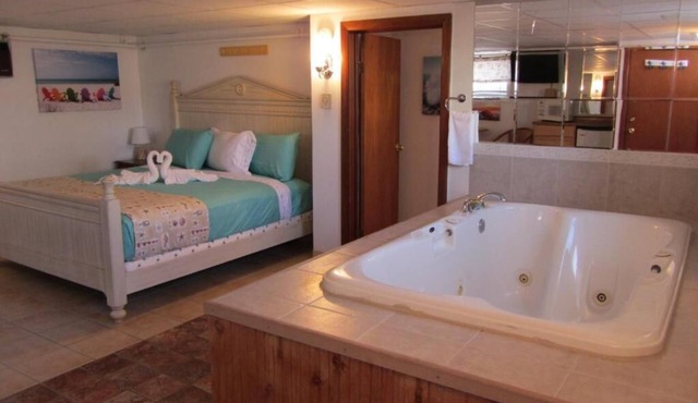 Green Dolphin Motel
