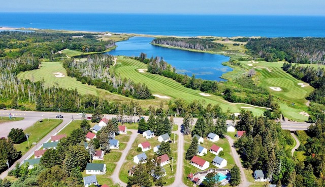 Green Gables Bungalow Court