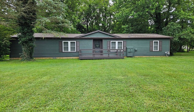 Green Haven-Comfortable stay for Spire, Wineries, & Lake Erie. A quiet retreat!