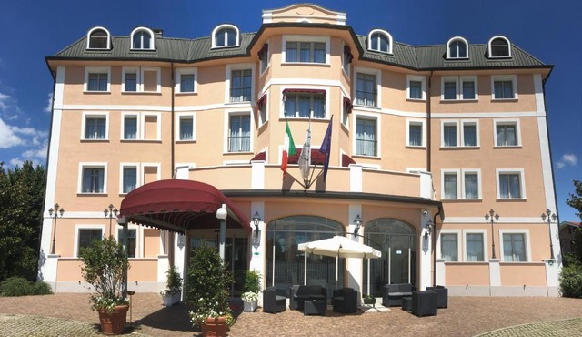 Green Hotel