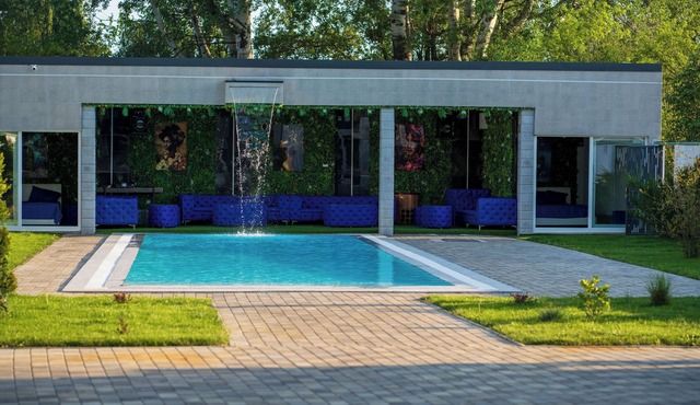 Green Mansion Charming 4-bedroom villa in peaceful Domnești