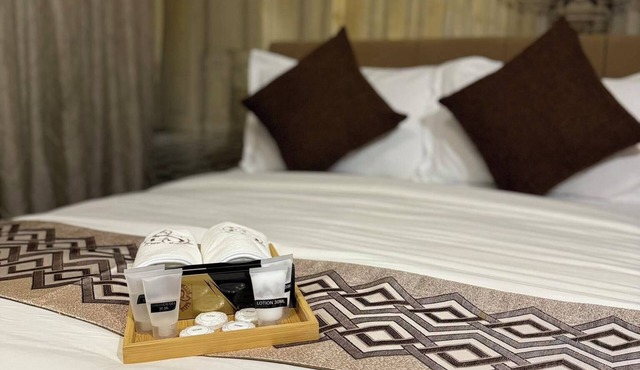 Greenbelt Hamilton Oriental Unit, 10 minutes walk to Glorietta, Landmark etc