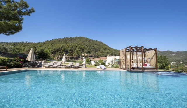 Greenery Home with Shared Pool in Marmaris
