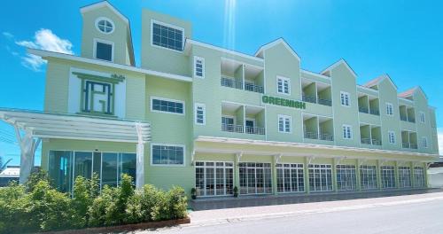 Greenish Hotel