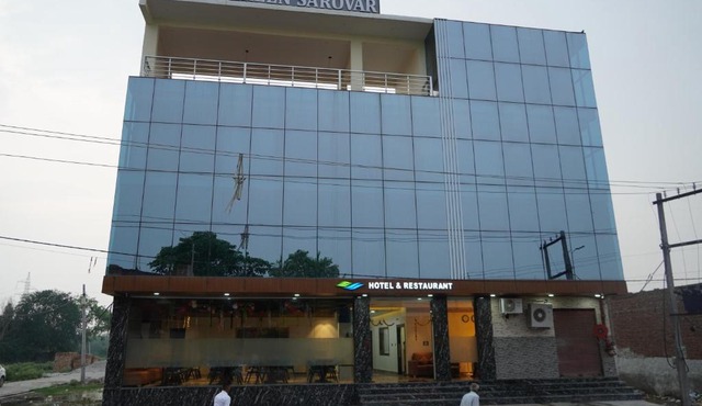 GreenSarovar Hotel