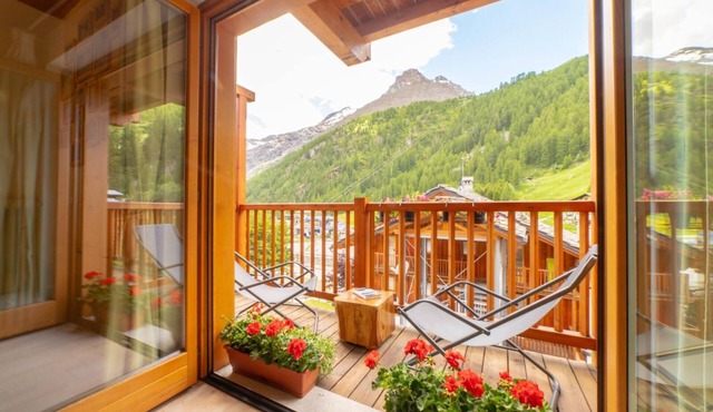 Gressoney La Trinitè Bilo with View and 4pax AMLodge