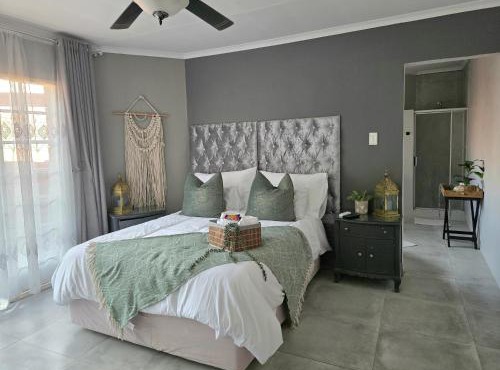 Grey Crescent living