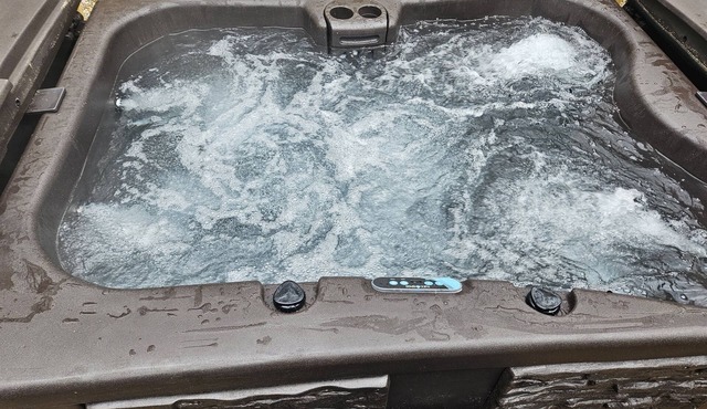 Grey Pines | Private Hot Tub · Dog-Friendly · Couples Cabin · Hocking Hills