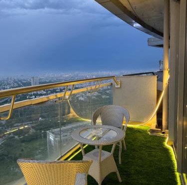 Grey Stone 41th floor river&city view
