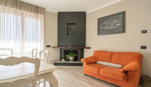 Grigna2410 - Two Bedroom Apartment, Sleeps 5