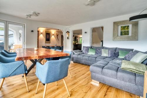 Große Wohnung am Wald mit Aussicht, Sauna, Kaminofen, Grill