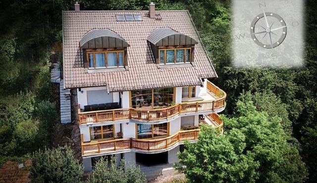 Großzügige Villa in Hanglage am Neckar