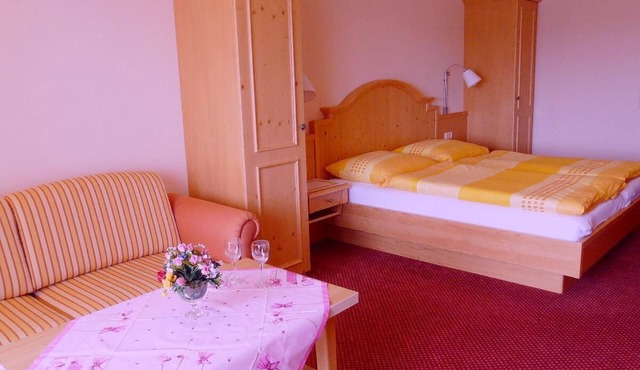Großzügiges und Freundlich Eingerichtetes Appartement mit Modernem Dusch-badezimmer