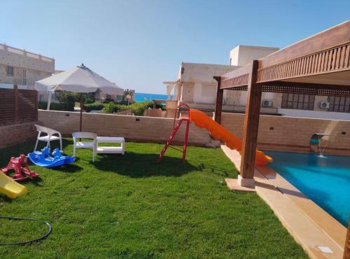 Ground floor chalet with private pool and garden, 4 bedrooms, air-conditioned