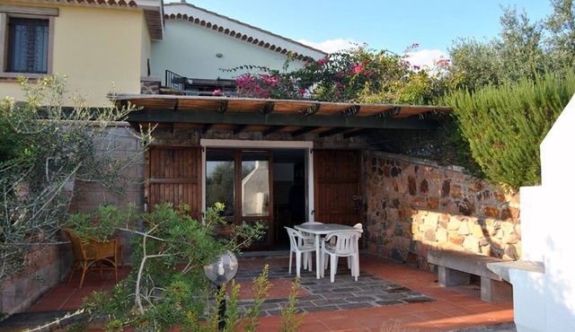 Ground floor apartment, veranda with barbecue, garden, tennis court