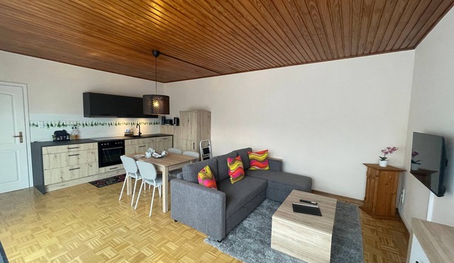 Ground Floor Apartment with Private Terrace and Internet