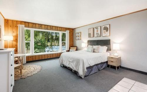 Ground Floor River Front Studio Cottage