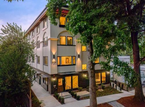 Ground Floor Studio Top Kerns Location