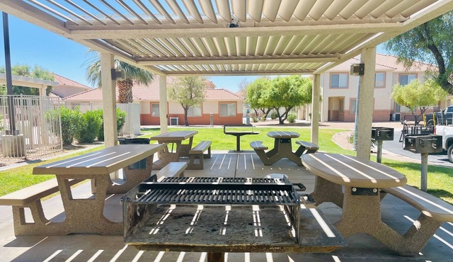 Ground Level 2 Bedroom 2 Bath at the Springs!