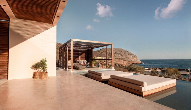 Ground level luxurious villa in Mochlos village