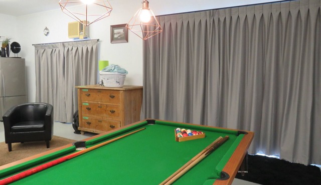 Group accommodation ,large living area, nBoat parking, 1 minute from town