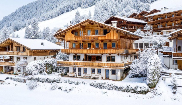 Group accommodation, only 3.5km from the ski lift