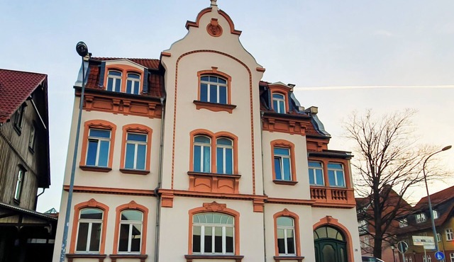 Group apartments in Wilhelminian-style villa with castle view and parking for 16 guests