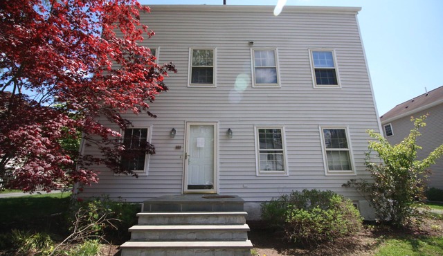 Group getaway mansion in the heart of Pennington