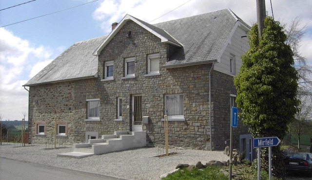 Group house with 3 apartment for family