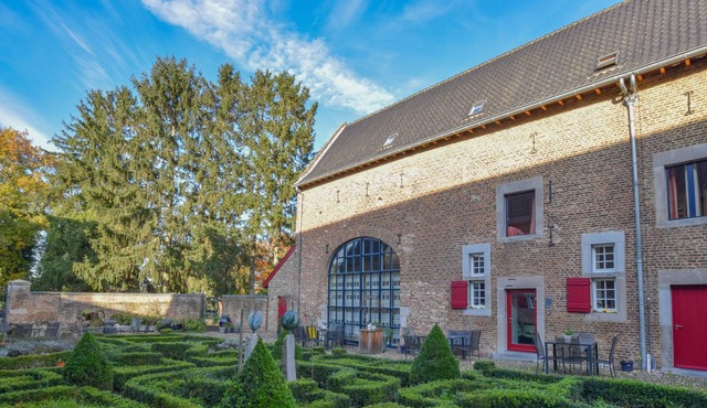 group house with garden in a very old farmhouse