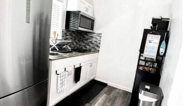 “Guavaberry”studio near beaches! SweetTart on King
