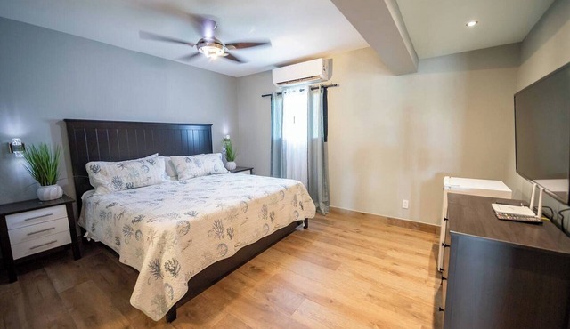 Guest-friendly penthouse on Sosua strip, private pool/snooker!