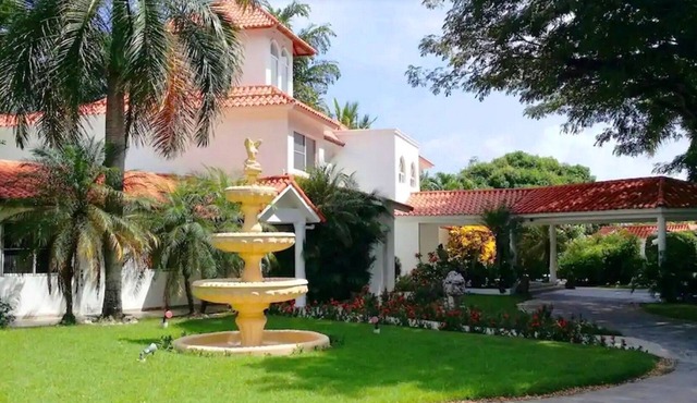 Guest-friendly Villa With Private Pool In The Heart Of Sosua, Ideal For Parties