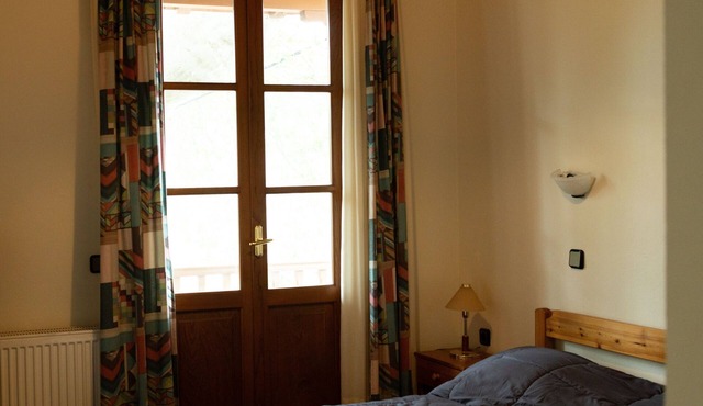 Guest House 'Armoloi Room 4' with Mountain View, Shared Terrace and Wi-Fi