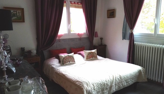 GUEST HOUSE in Garennes sur Eure at Le Havre de Paix- max 3 people