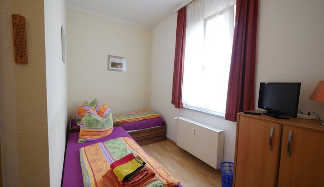 Guest room 2 with shared kitchen for 2 persons