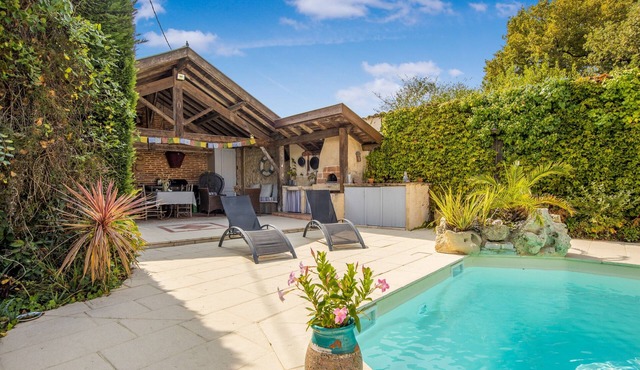 Guest Room Bastide De Mongiraud with Pool