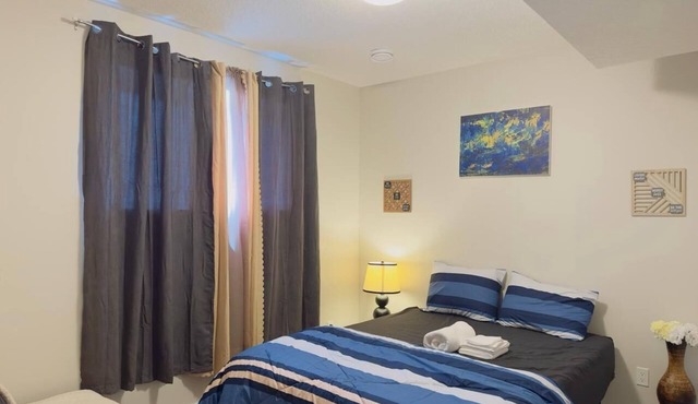 Guest Suite in Calgary 15mnt YYC Airport, 3 Beds